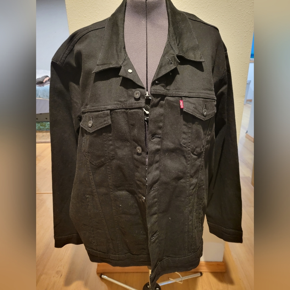 LEVI STRAUSS & CO. Black jacket, like new